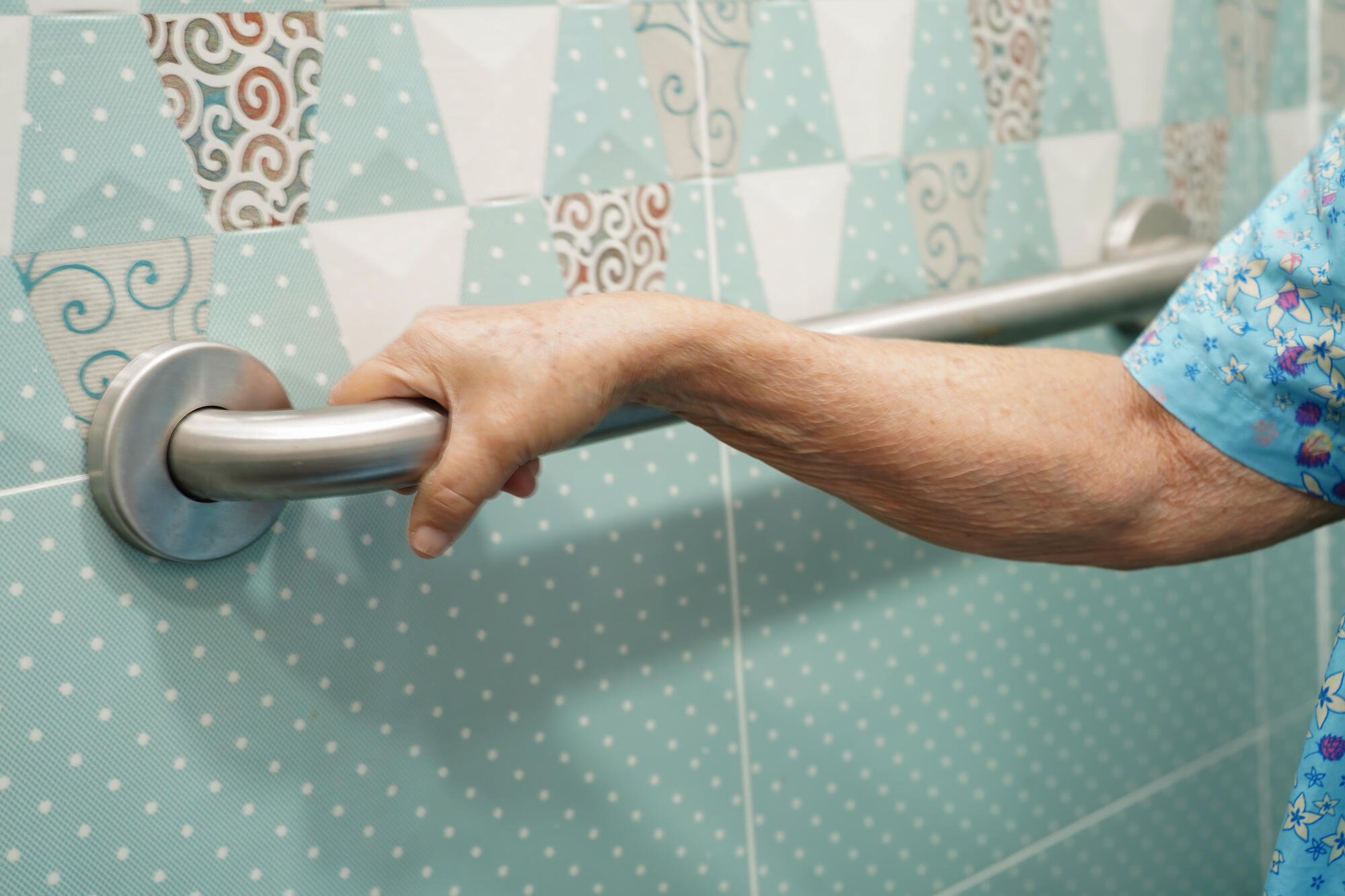 Fall Prevention Systems That Support Senior Safety in Des Moines, IA